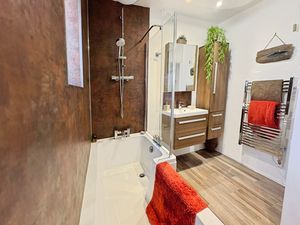 Photo 1- click for photo gallery